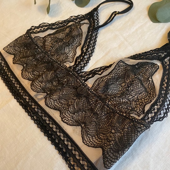 NWOT Victoria’s Secret Bralette - Picture 4 of 11